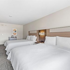 Standard Queen Room Two Queen Beds